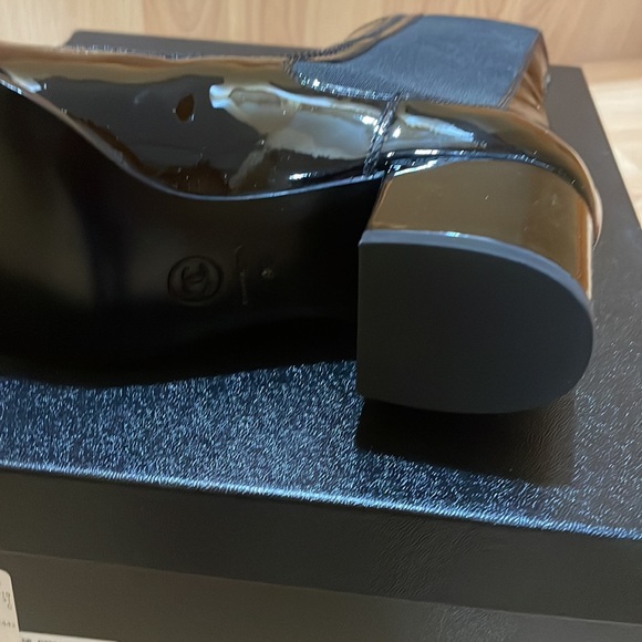 New in Box Authentic Chanel Booties, size 39 - Picture 5 of 8